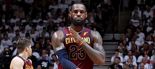 NBA历史得分王排行榜前十名（探索篮球历史上得分能手的传奇之路）