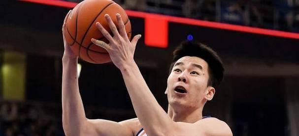 如何以篮球防守人为主题套球杆上（提高篮球防守技巧的秘诀和技巧）