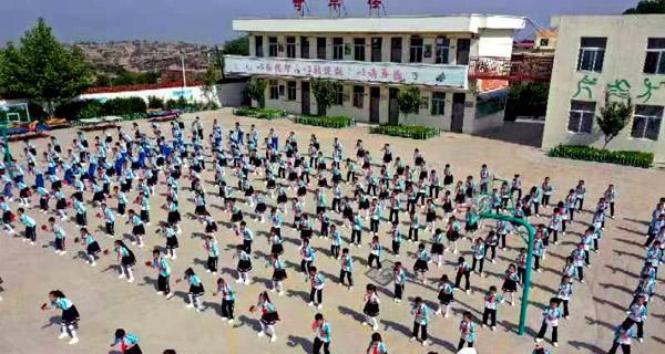 小学篮球队滑步防守训练的重要性（提升技术水平，提高比赛竞争力）