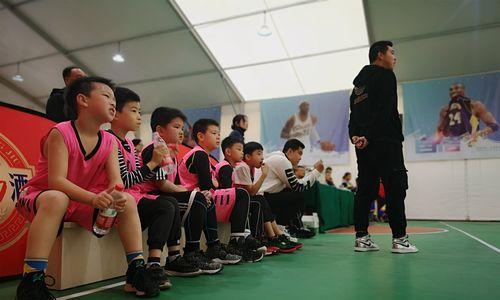 篮球U10防守脚步训练的重要性（提升孩子篮球防守水平，关键在于脚步训练）