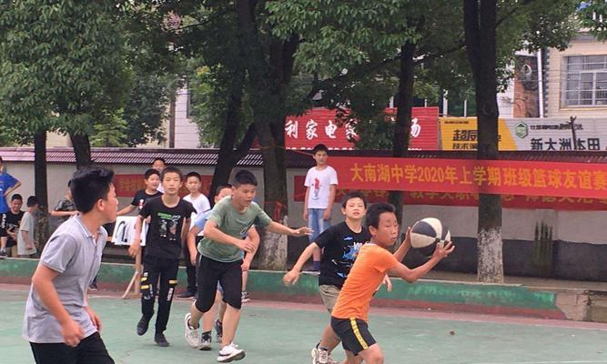 暑假篮球防守技巧大揭秘（以初中生为主要对象，为您详细讲解篮球防守技巧）
