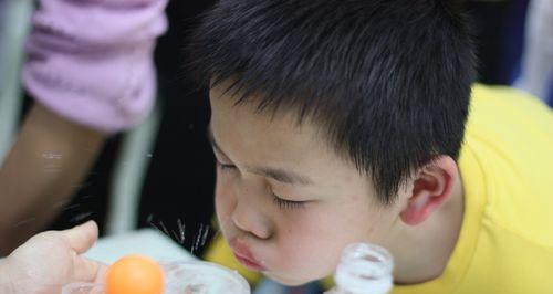 水中乒乓球技巧大揭秘（掌握水中击球要领，让你在水里吹乒乓球游刃有余）