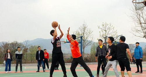 揭秘3v3篮球防守的精髓（击败对手，技巧无所不用其极）