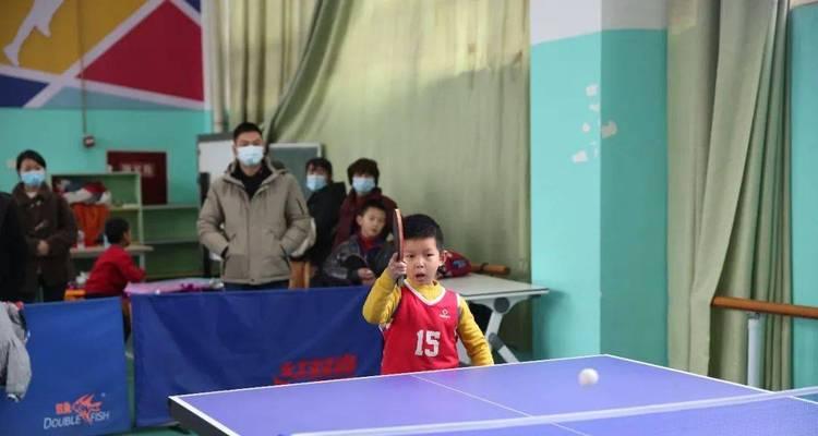 乒乓球进攻技巧让小学生女孩成为高手（掌握进攻技巧，小学女孩也能在乒乓球赛场上闪耀光芒）