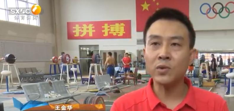 提肘动作要领，轻松学会排球扣球（掌握关键技巧，成为扣球高手）